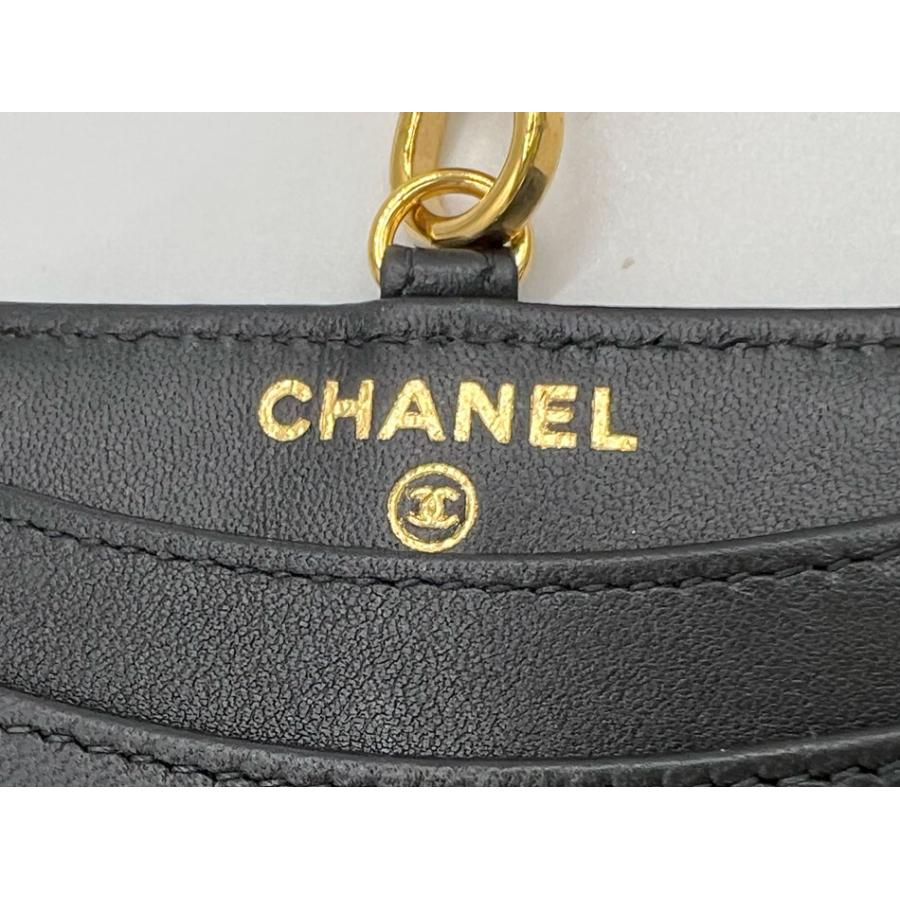 CHANEL シャネル マトラッセ カードケース ネックストラップ付き CHANEL シャネル マトラッセ カードケース ネックストラップ付き