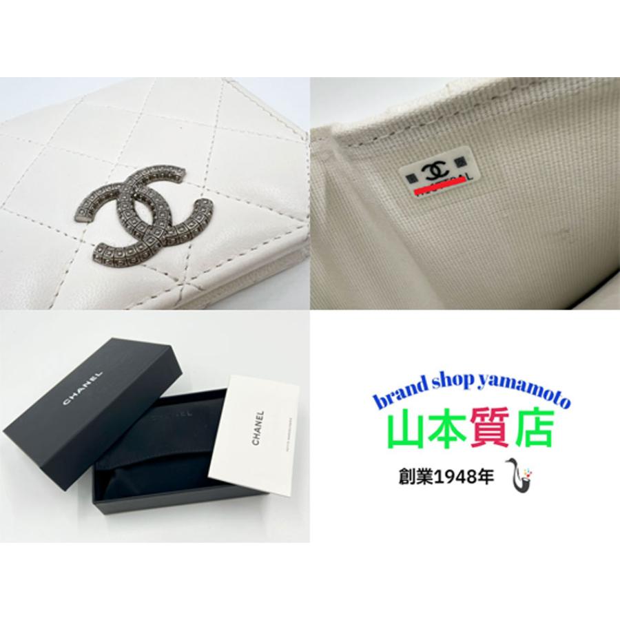 CHANEL シャネル マトラッセ カーフ ２つ折り 財布 コンパクト スモールウォレット ホワイト ランダム AP3341 CHANEL（シャネル） マトラッセ カーフ 2つ折り 財布 コンパクト