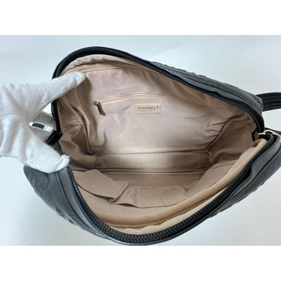 CHANEL シャネル アンリミテッド ショルダーバッグ レザー ロゴ 斜め掛け 12番代 カードあり 美品 CHANEL（シャネル） 送料無料 アンリミテッド ショルダーバッグ レザー