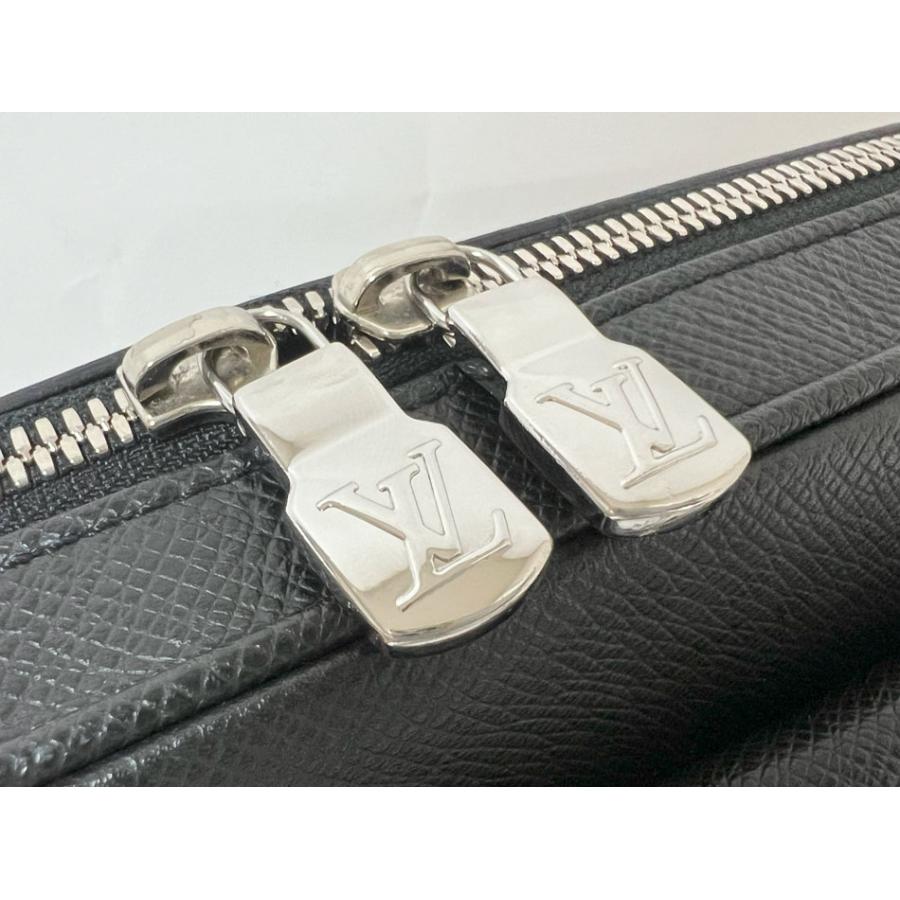 専用 出品 ルイヴィトン タイガ アウトドア メッセンジャー PM M30233 アウトドア・メッセンジャー LOUIS VUITTON ルイヴィトン タイガ