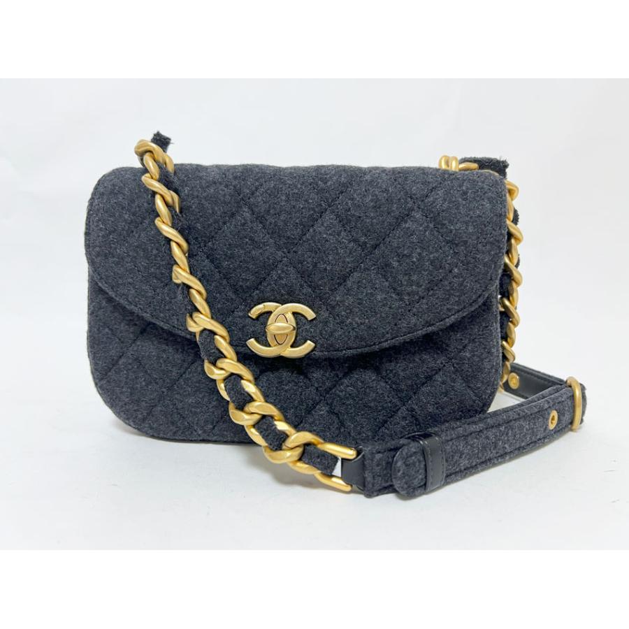 超美品シャネルマトラッセチェーンショルダー CHANEL（シャネル） マトラッセ チェーン ショルダーバッグ スモール