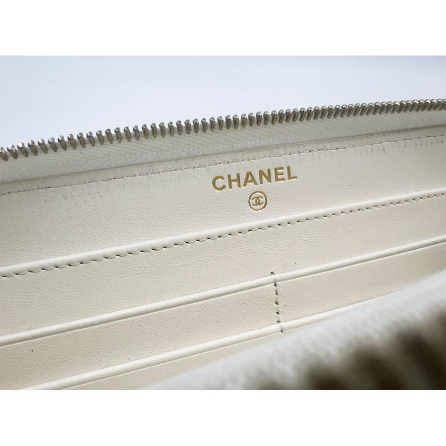 CHANEL（シャネル） キャビアスキン マトラッセ ラウンドファスナー