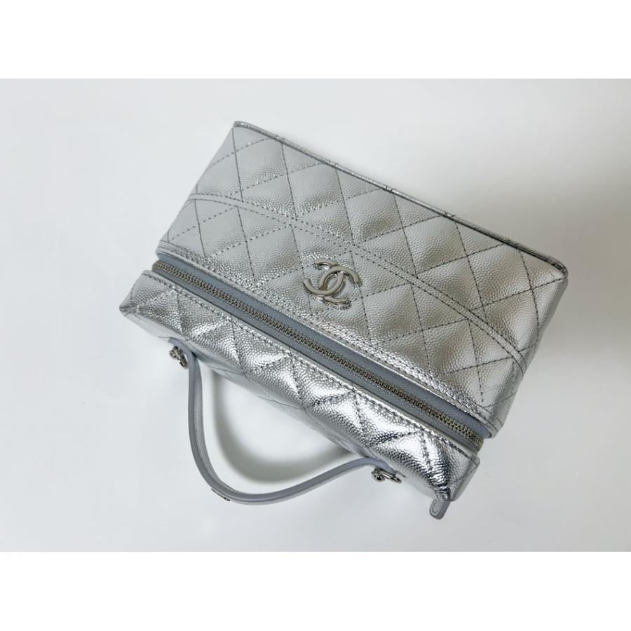 専用⭐︎CHANEL マトラッセ　シルバーケース CHANEL（シャネル） 2.55 マトラッセ ミニ ポーチ マルチポーチ コスメ