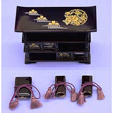 高級溜塗 雪牡丹桜 カルタ三棚揃 25号【木製】【雛人形】【雛道具 