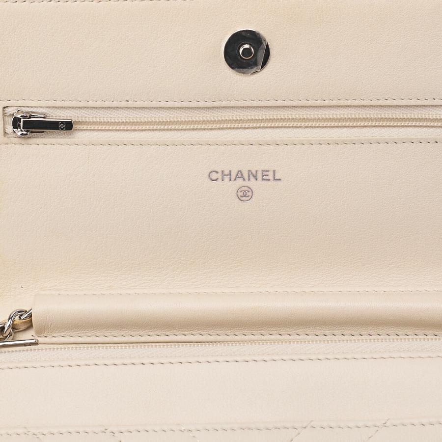 CHANEL シャネル チェーンウォレット マトラッセ Vステッチ ラムスキン