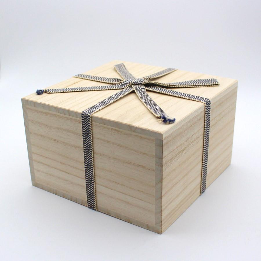 日本蜜蜂 蜂蜜 100g 巣蜜 2点 桐箱 ラッピング 詰め合せセット