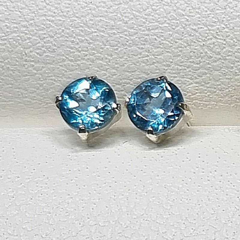 スタッドピアス ブルートパーズ SV925 シリコンキャッチ付 ジュエリー