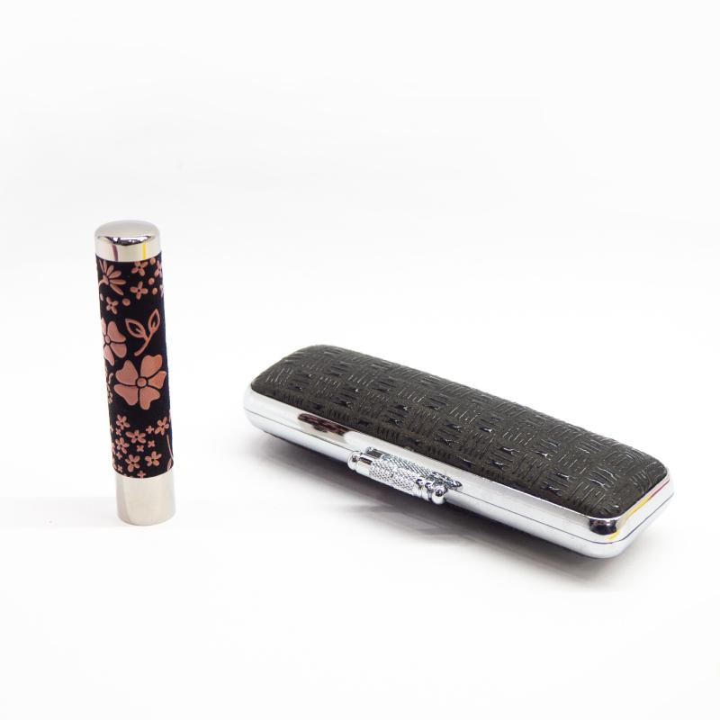認印（男性 ）革張りチタン印鑑 印伝 12×60mm アメリカンブルー柄 スタンプマートの画像
