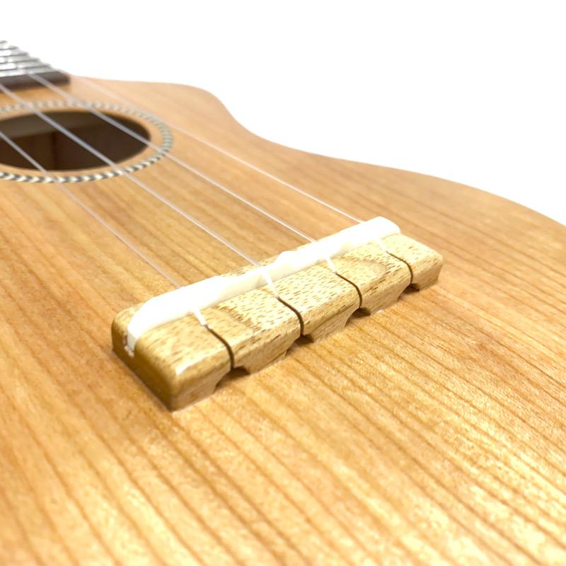 ソプラノウクレレ Famous FLS-11GC ケース付