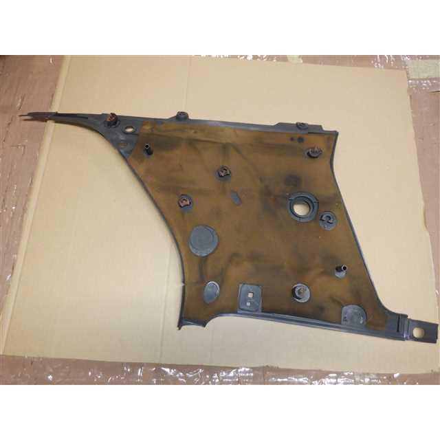 33107 FC3S 後期 RX-7 右リア ピラートリム 上 : ヤマサキパーツ3号店