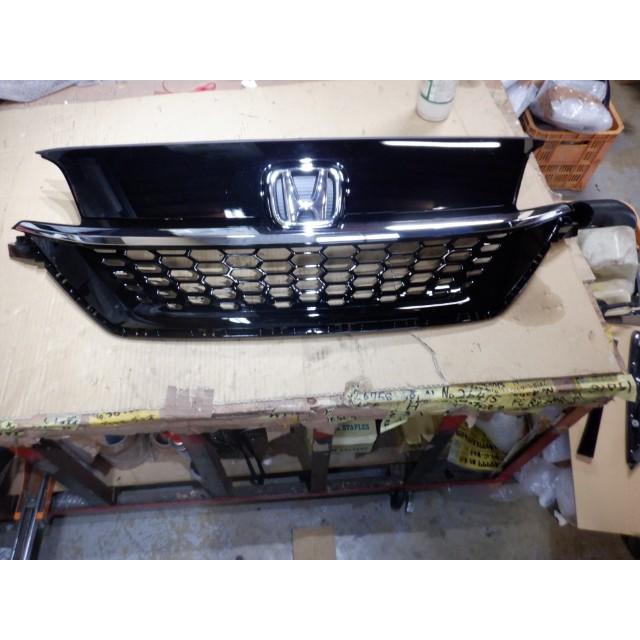 Hondaフリード　GB5 前期　フロントグリル (純正) ホンダ フリード+/プラス GB系 前期：純正 フロントグリル
