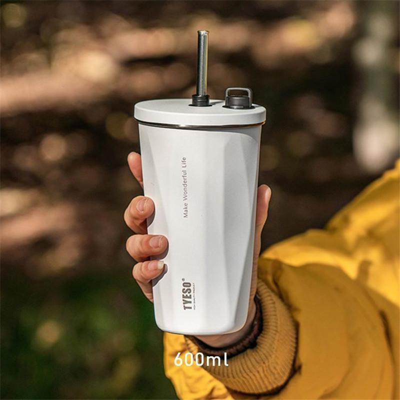 タンブラー 水筒 600ml ストロー付き ステンレス 保冷 保温 真空 大容量 マグボトル シンプル アウトドア 旅行 ジム コーヒーカップ 通学 | ブランド登録なし