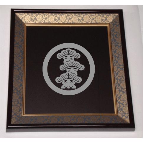 壁掛け額入り家紋 【丸に右三階松】 : ヤマトデザインヤフー店 - 通販