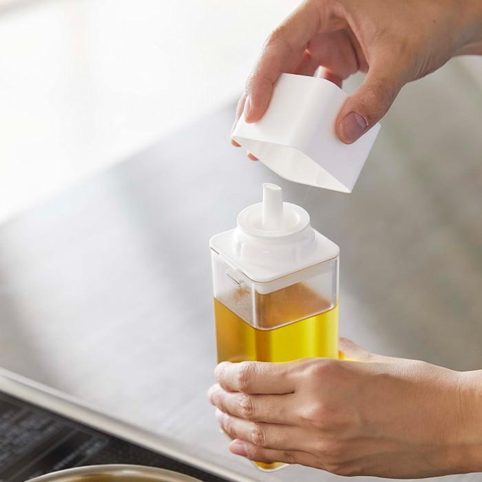 Tower オイルボトル 詰め替え用調味料ボトル タワー オイルケース サラダ油 醤油差し オリーブオイル 入れ 4842 4843 山崎実業 Yamazaki Yj 4842 くらしのもり 通販 Yahoo ショッピング