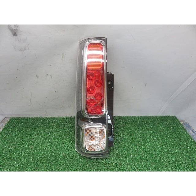 スペーシア 中古H30/3 DAA-MK53S 左テールランプ 35670-79R00 330210 : 山崎オートパーツ Yahoo ...