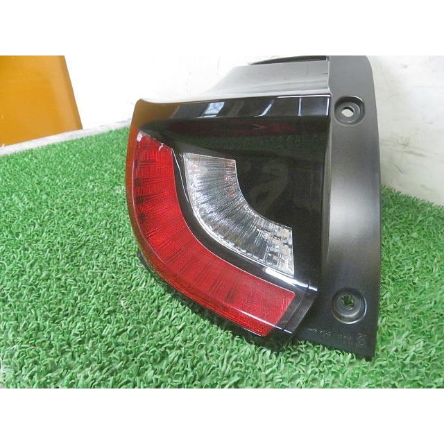 中古] R2/7 ヤリス X 5BA-MXPA15 左テールランプ 81561-K0010 340385