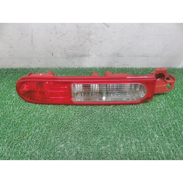 キューブ [中古] H21/10 DBA-NZ12 左テールランプ 26555-1FA0A 340423