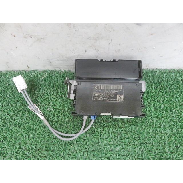 プリウス [中古] R1/3 DAA-ZVW55 トランシーバーテレマティックス