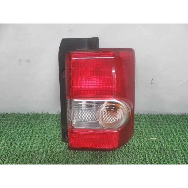 ムーヴ [中古] H23/1 ムーヴコンテ DBA-L585S 右テールランプ 81550