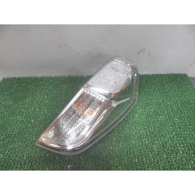 中古] H28/3 eKスペース カスタムT DBA-B11A 右テールランプ