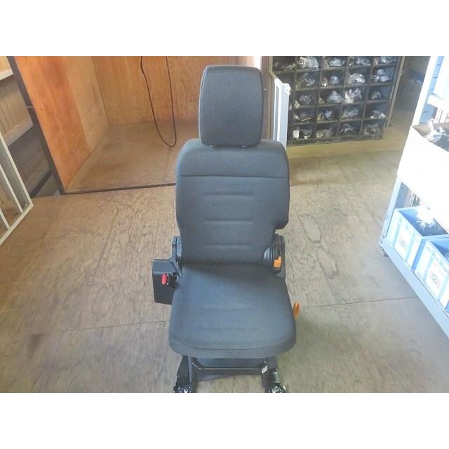 MG RV8 助手席足元パネル　中古品 中古] R2/2 N−VAN HBD-JJ2 助手席シート 370277 /個人宅配送不可