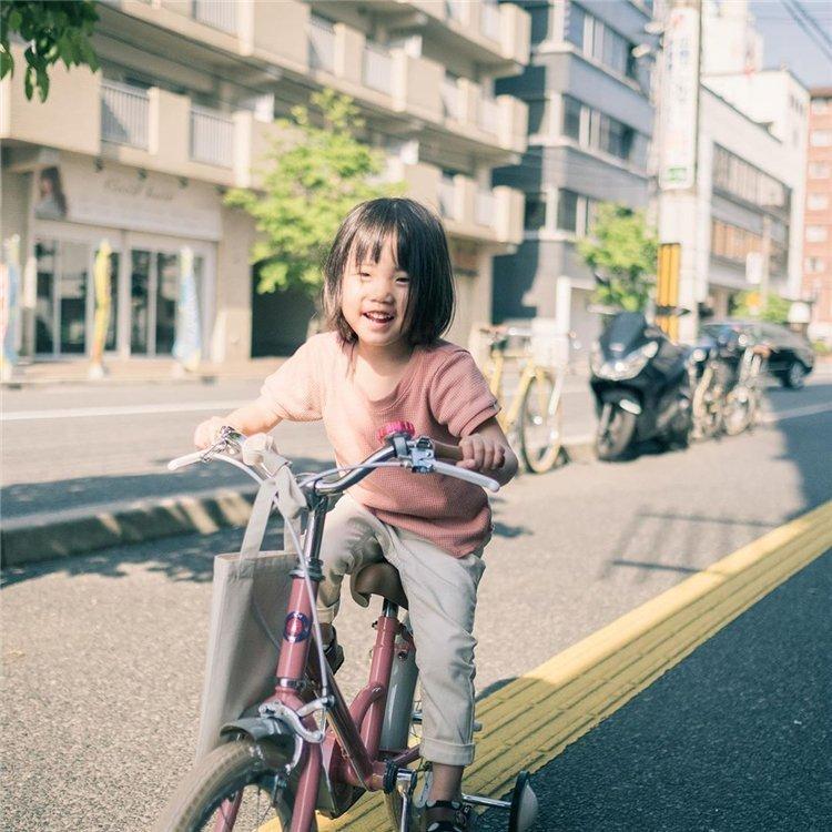 子供用自転車 高さ調節可能 お求めやすく価格改定 補助輪付き カゴ付き 泥除け付き 保証 簡単に安装 子供のギフト 誕生日プレゼント 子ども用自転車