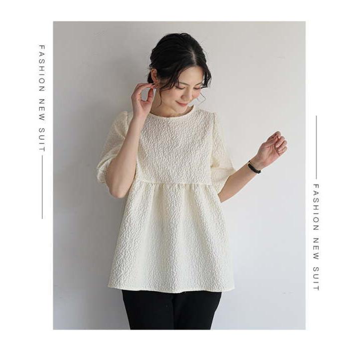 ジャガードブラウス エンボス加工 Aライン ペプラム 半袖 パフスリーブ バックリボン トップス レディース おすすめ おしゃれ スッキリ |  | 02