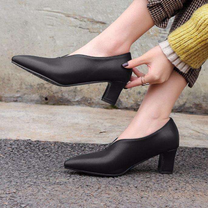 靴 パンプス レディース チャンキーヒール ローヒール ポインテッドトゥ 走れる 痛くない 太ヒール 歩きやすい 美脚 |  | 10