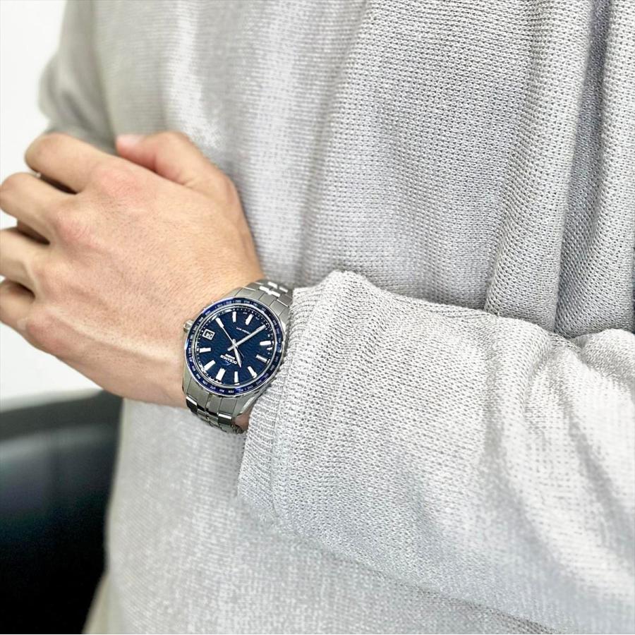 カシオ　オシアナスManta OCW-S400-2AJF ブルー(中古美品) OCEANUS 豪華おまけ有 オシアナス マンタ 電波ソーラー 腕時計