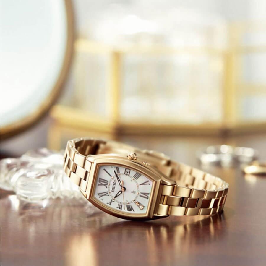 セイコー ルキア SSVV056 ダイヤモンド 白蝶貝 電波ソーラー LUKIA 【30th特典付き】 SEIKOルキア SSVV056 ソーラー電波時計 レディ