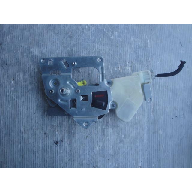 NV350キャラバン LDF-CW8E26 トランク・バックドアロックソレノイド 