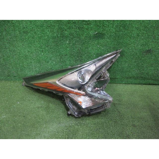プリウス DAA-ZVW50 右ヘッドランプ 右ヘッドライト コイト 47