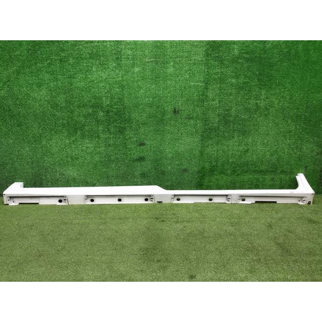 ❤︎さん　確認用 ヴォクシー DAA-ZWR80G 左サイドステップ 75860-28040-A0 : キーマス