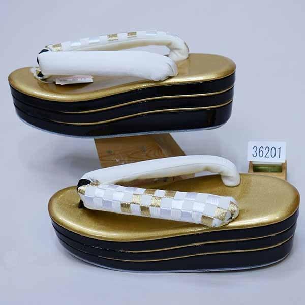 草履 ヒール高 3枚芯 3段 和柄刺繍草履 市松 白 フリーサイズ 24cm  