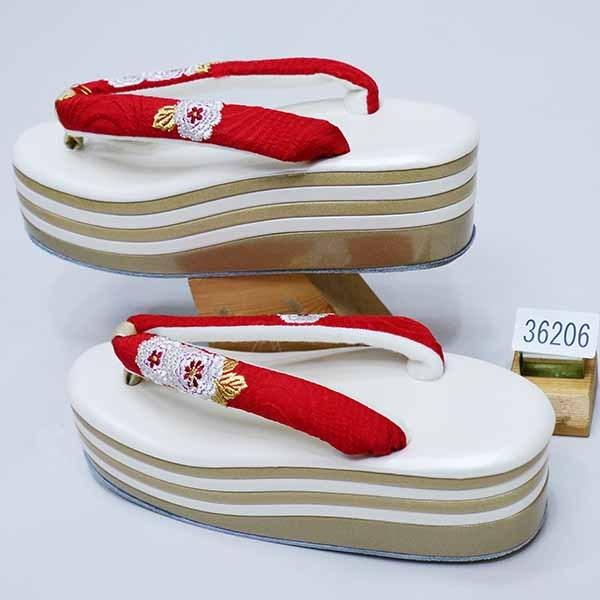 草履 ヒール高 3枚芯 3段 万寿菊刺繍草履 赤 フリーサイズ 24cm 適合  