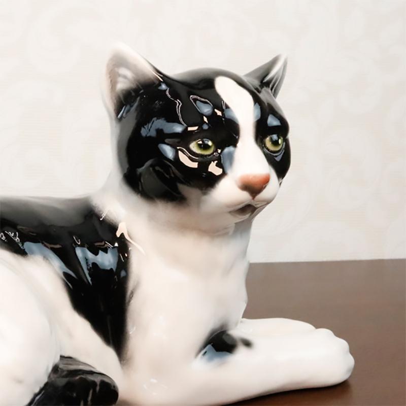 イタリア製　ビンテージ　陶器　手彩色　蝶ネクタイ　座り猫　オブジェ イタリア製 ビンテージ 陶器 手彩色 蝶ネクタイ 座り猫 オブジェの通販