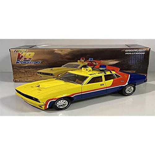 品質満点！ 1:18 V8 1974 ポイント2倍 MAD MAX MAX FIRST INTERCEPTORS
