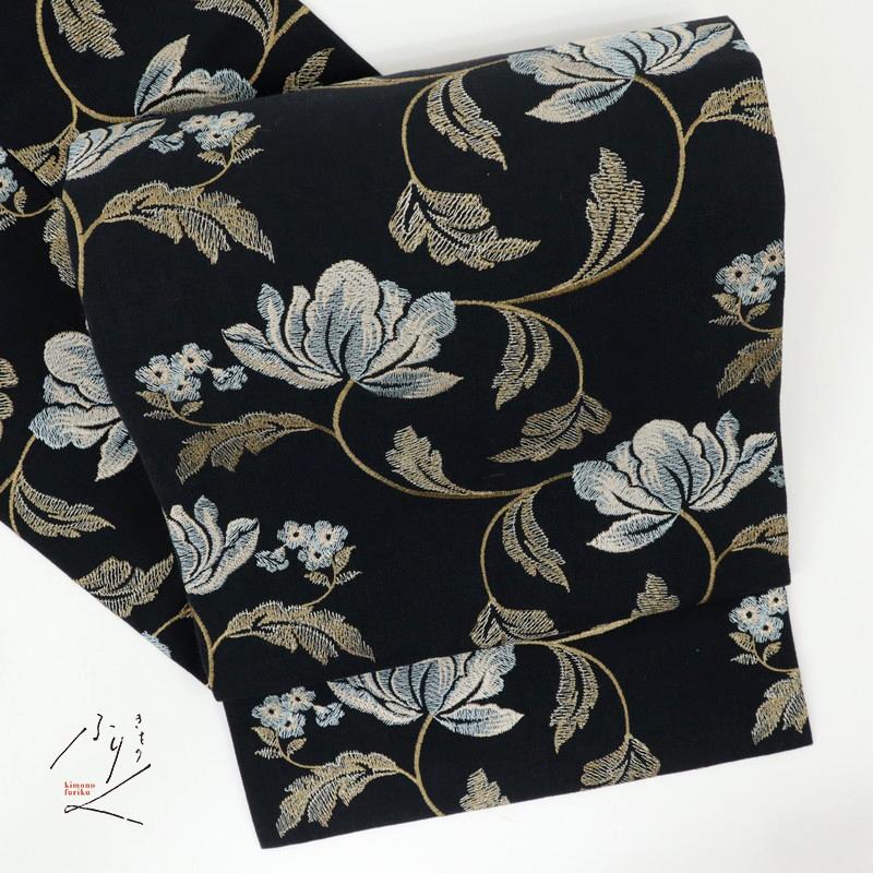 新品 未使用 名古屋帯 極上 刺繍 カジュアル 花唐草模様 黒地 新品 未使用 名古屋帯 極上 刺繍 カジュアル 花唐草模様 黒地