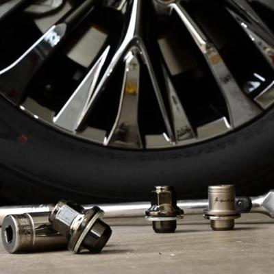 ThunderBolt Titanium ナット BE Wakin'-Series Premium for トヨタ