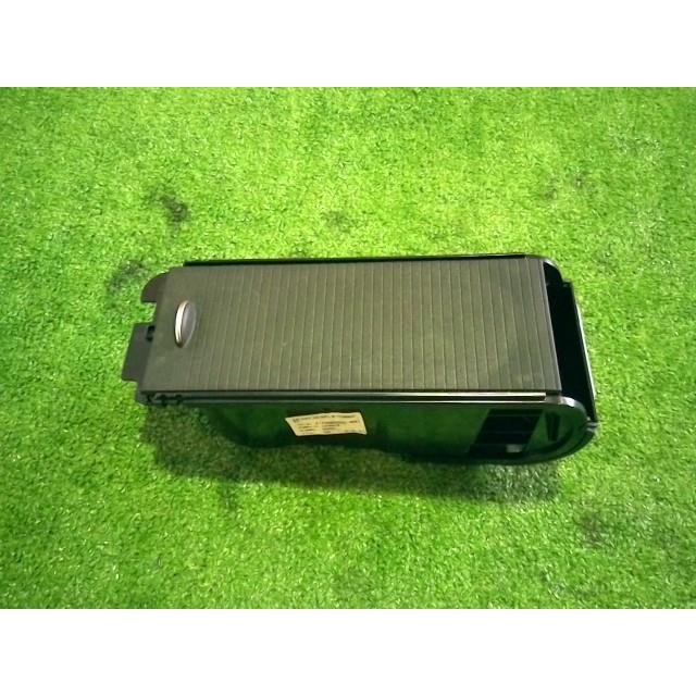 ベンツ SLKクラス DBA-172448 「ドリンク カップ ホルダー」 799