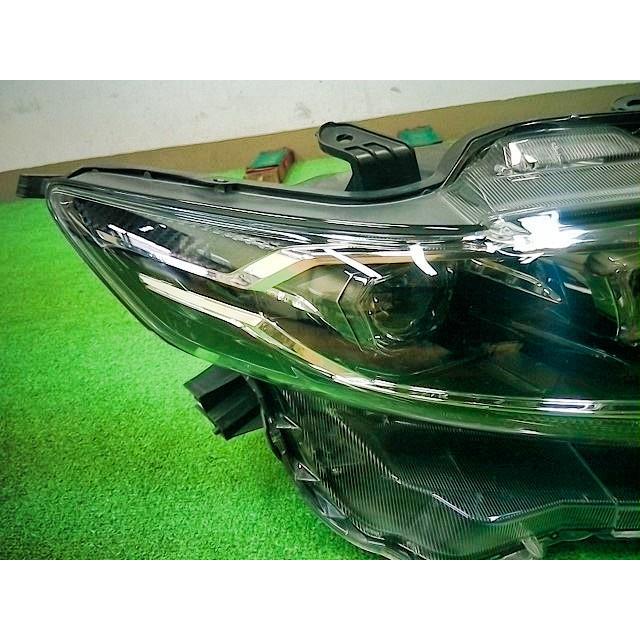 ハリアー DBA-ZSU60W 右 ヘッド ランプ ライト 48-193 後期 プレミアム