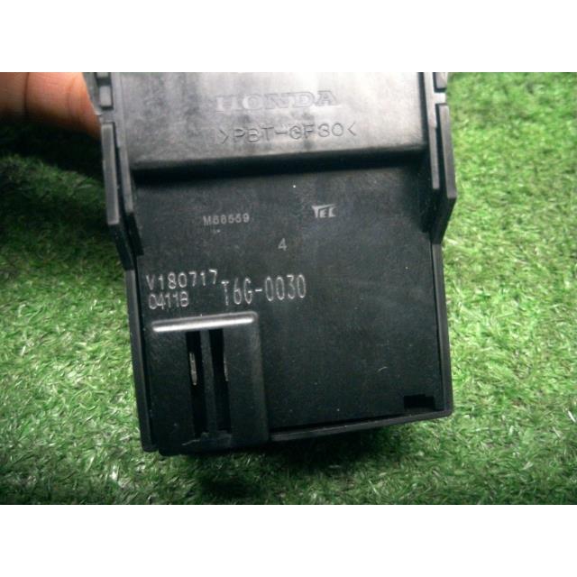N-BOX DBA-JF3 「USBポート」 Y70P M68559 yatsu : ヤツヅカ