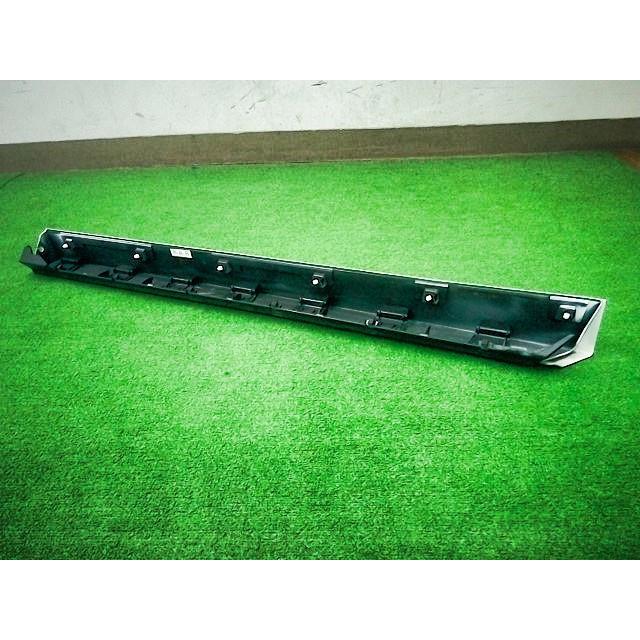 アルファード DBA-GGH30W 右Rマッドガード 070 76905-58060 SA
