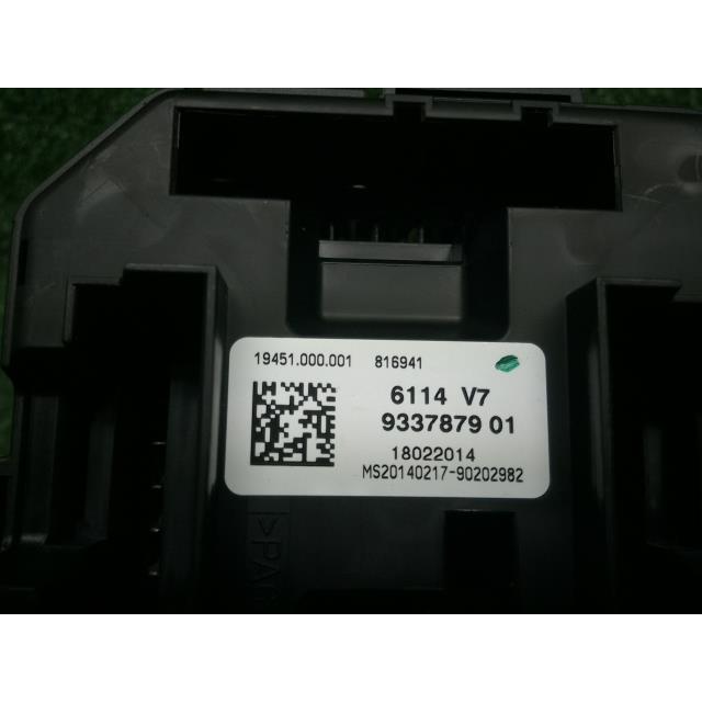 BMW 3シリーズ LDA-3D20 ヒューズ ボックス 300 6114933787901 F31