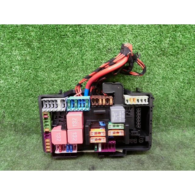 ベンツ Cクラス DBA-205240C ヒューズ ボックス 775 W205 室内用