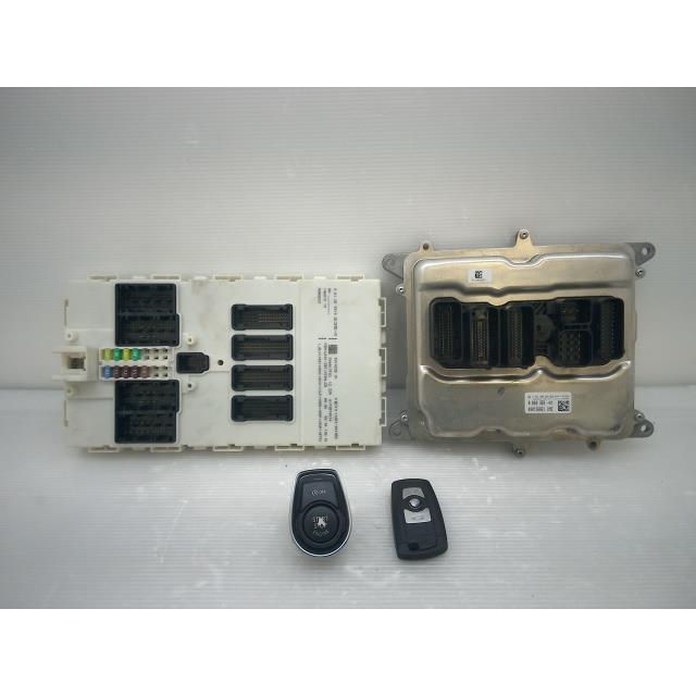 BMW 1シリーズ DBA-1A16 エンジン コンピューター コントロール ECU 