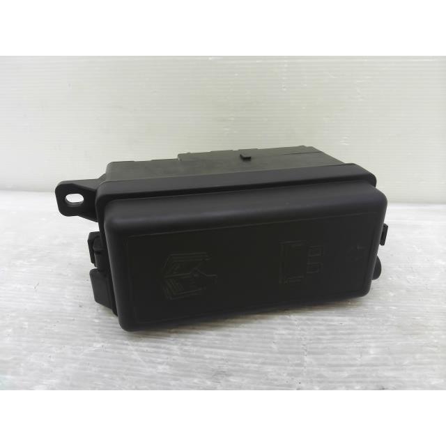 BMW ミニ CBA-ZA16 ヒューズ ボックス B26 924094302 エンジン BMW ミニ CBA-ZA16 ヒューズ ボックス B26 924094302 エンジン