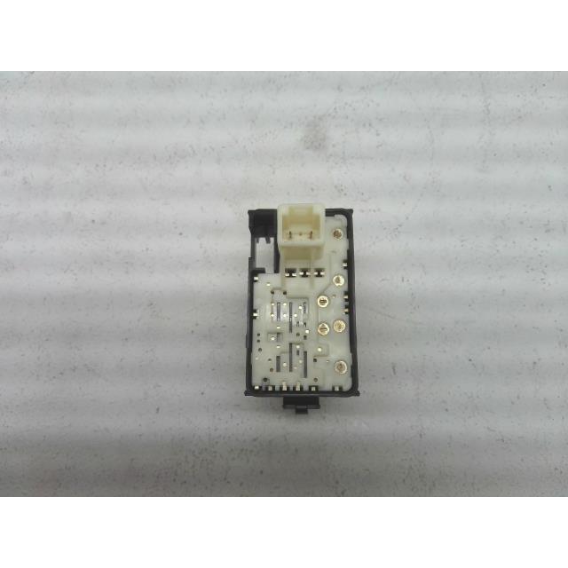 TOYOTA クラウン　ロイヤルサルーンG UZS131 ウィンドウスイッチ アオシマ 1/24 ザ・モデルカー No.87 トヨタ UZS131 クラウン