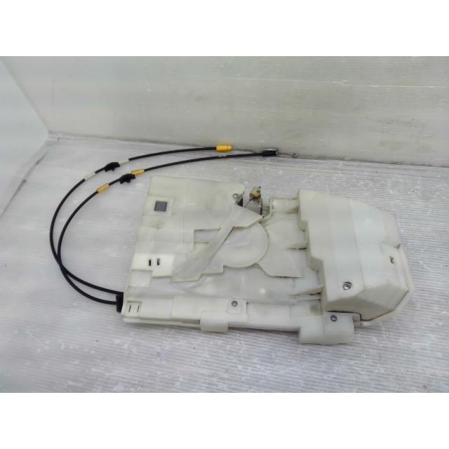 ステップワゴン DBA-RG1 右Rドア ロック アクチュエーター PB81P yatsu 