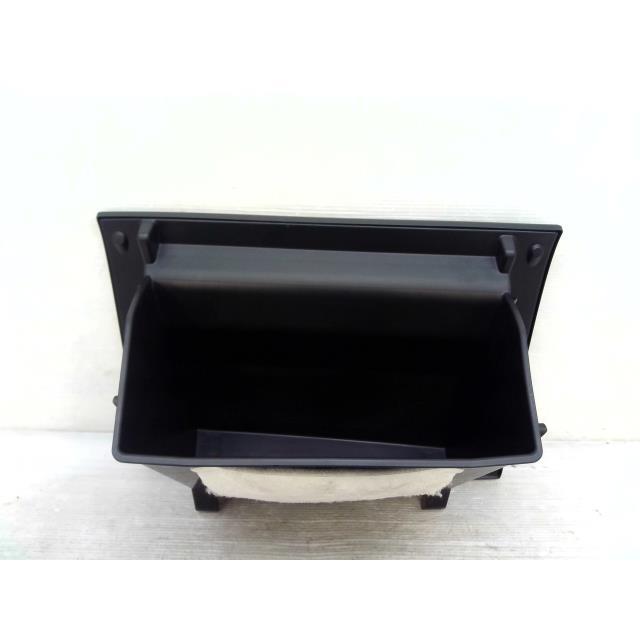 シーエックス CX−5 LDA-KF2P グローブ ボックス 25D K123-64161